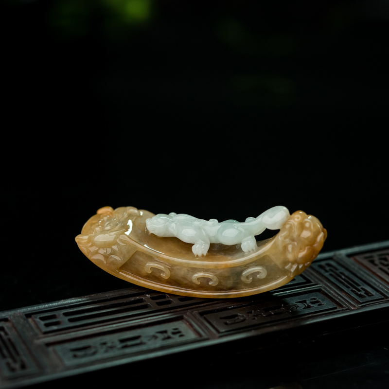 糯种翡翠望子成龙吊坠-红掌柜