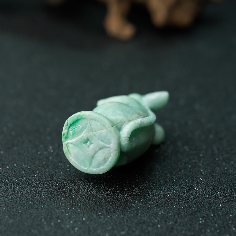 天然翡翠子鼠摆件-红掌柜