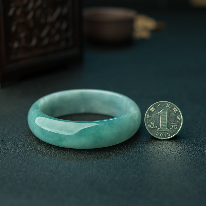 糯冰种翡翠手镯-红掌柜