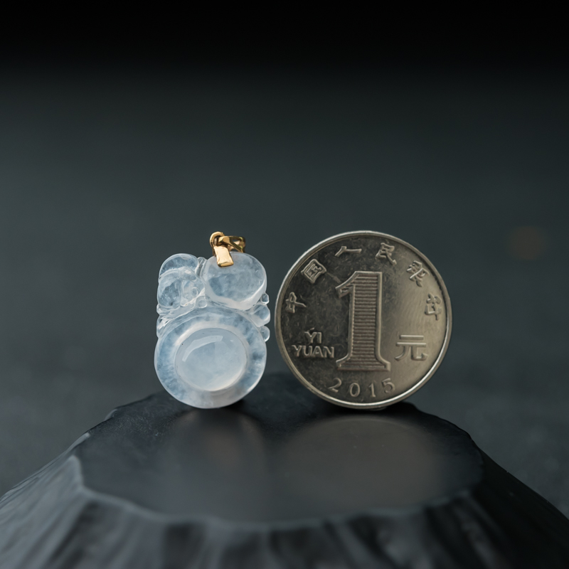 糯冰种翡翠吊坠-红掌柜