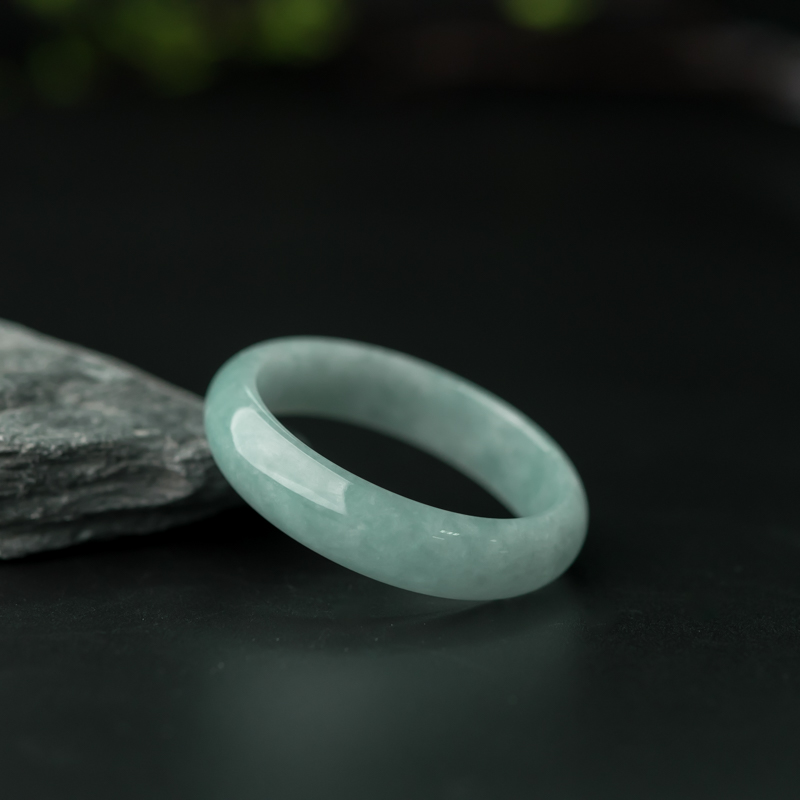 浅绿翡翠贵妃镯-红掌柜