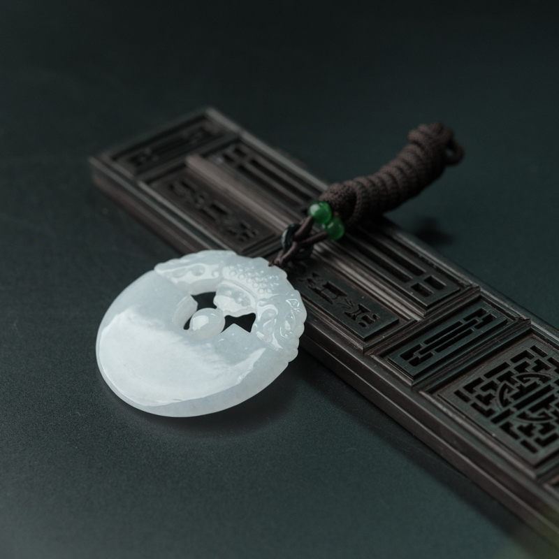 天然糯种翡翠双龙戏珠吊坠-红掌柜