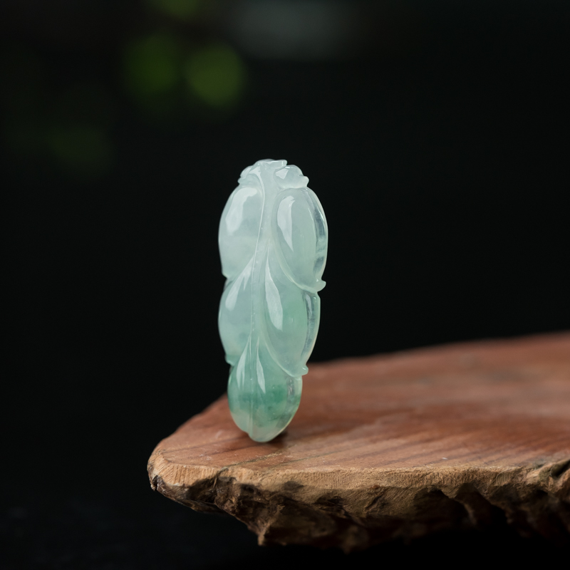 天然糯冰种飘花翡翠叶子吊坠-红掌柜