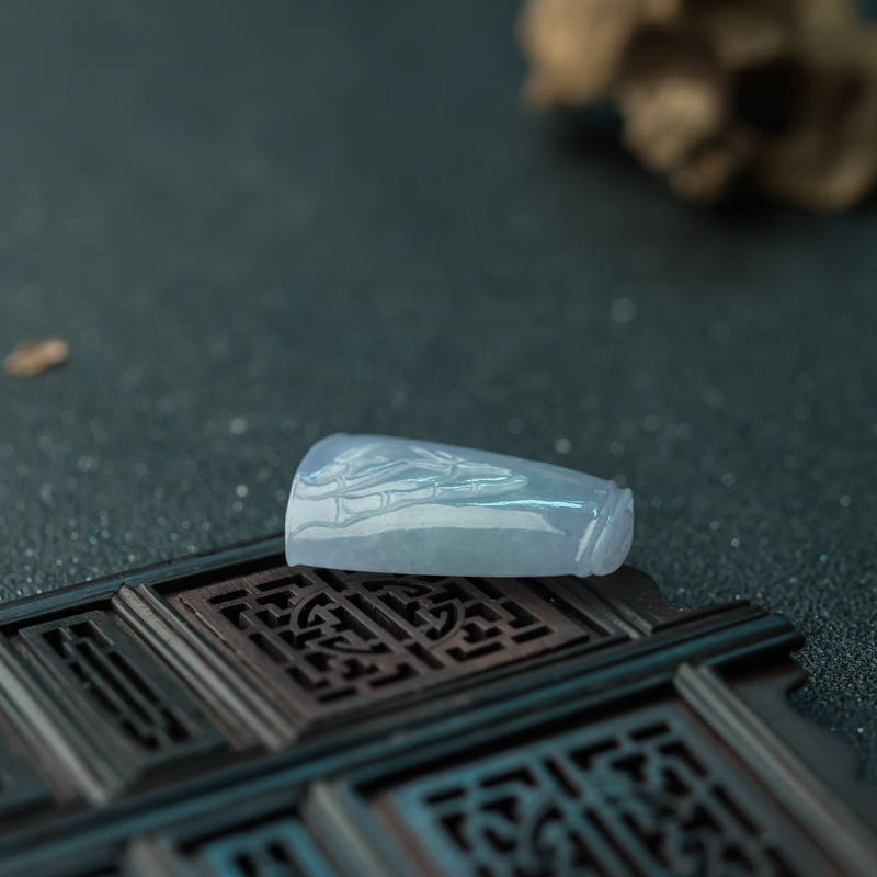 糯冰种春带彩翡翠竹节吊坠-红掌柜
