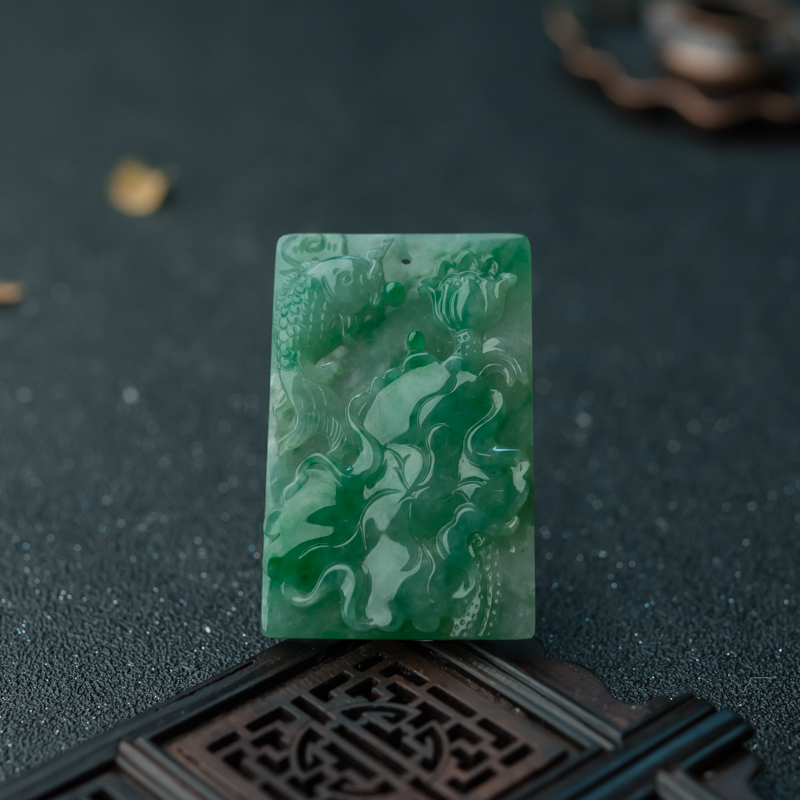 糯冰种飘翠翡翠连年有余吊坠-红掌柜