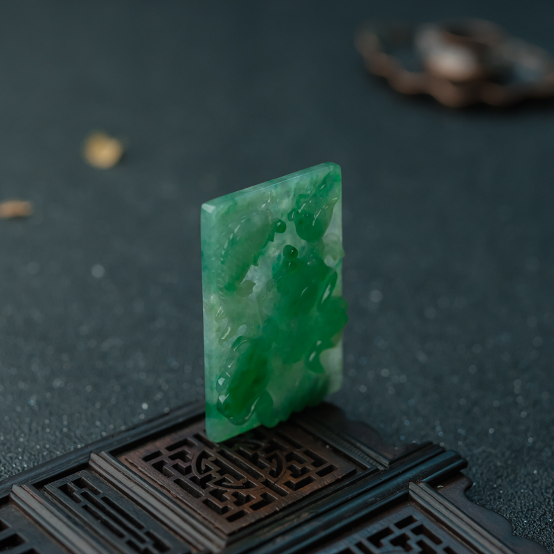 糯冰种翡翠连年有余吊坠-红掌柜