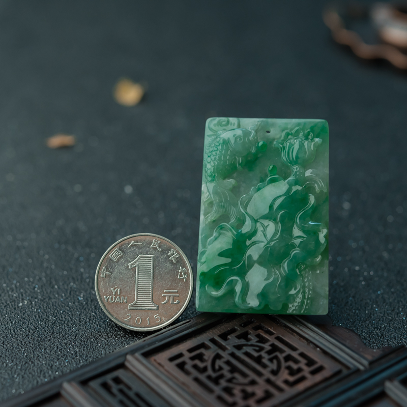 缅甸翡翠连年有余吊坠-红掌柜