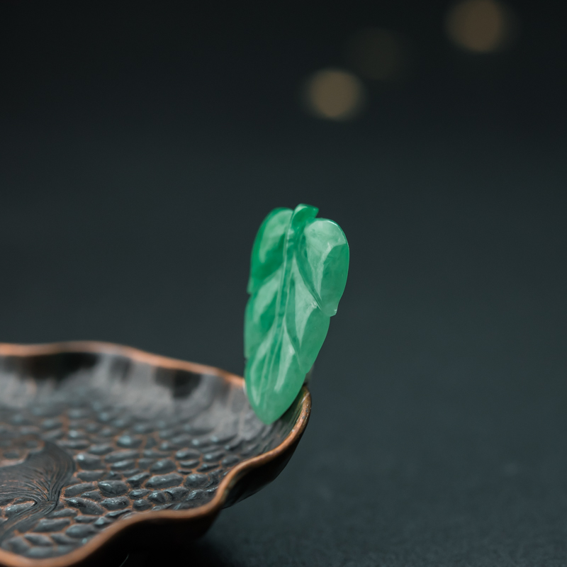 天然糯种翠绿翡翠大业有成吊坠-红掌柜