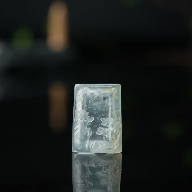 冰种俏色翡翠山水牌吊坠-红掌柜