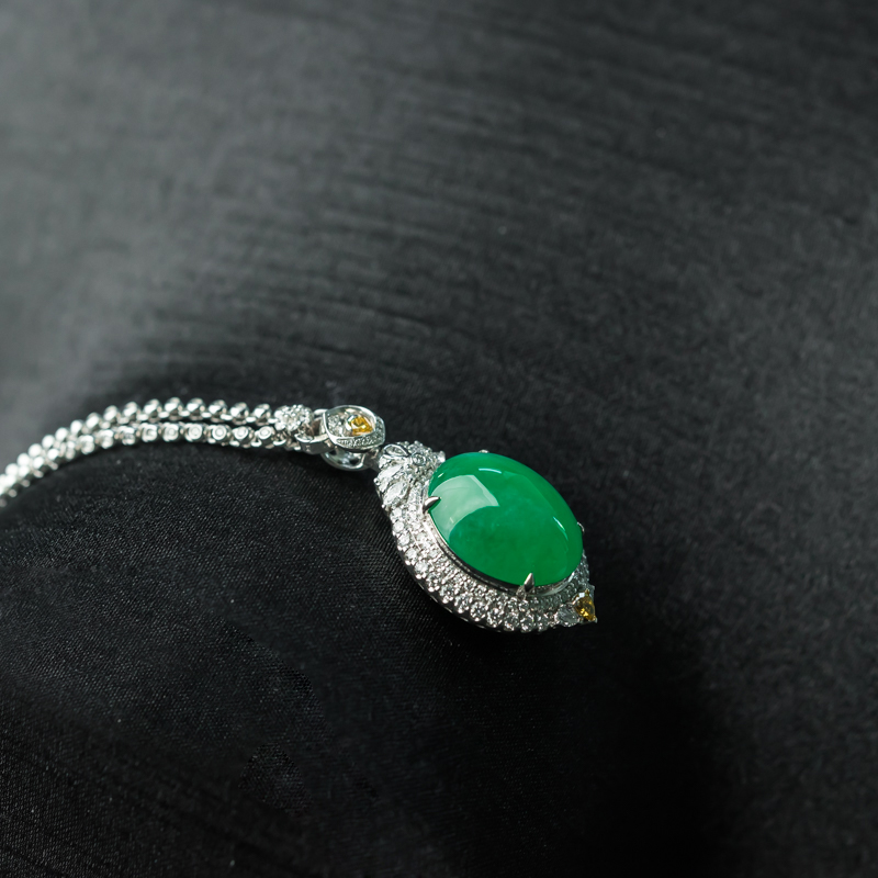 缅甸糯种阳绿翡翠戒面吊坠-红掌柜