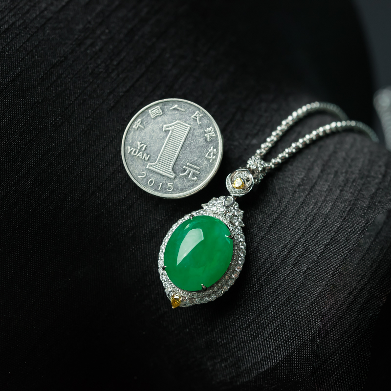 糯种阳绿翡翠吊坠-红掌柜