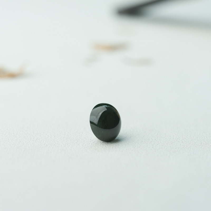 缅甸糯冰种墨翠蛋面-红掌柜