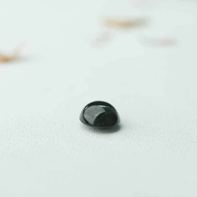 糯冰种墨翠蛋面-红掌柜