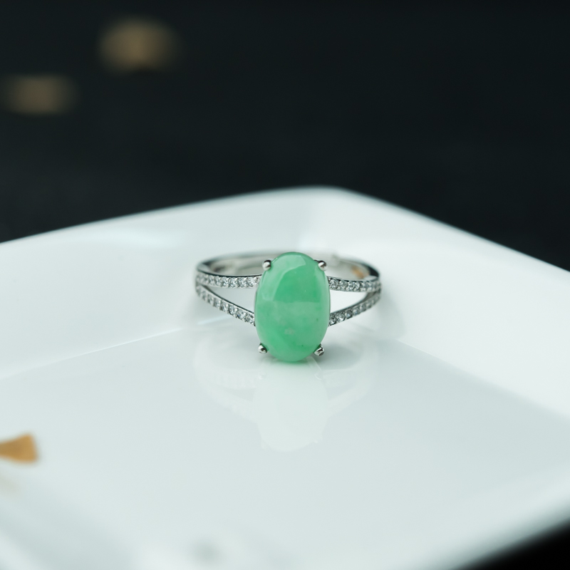 银镶缅甸天然糯种浅绿翡翠戒指-红掌柜