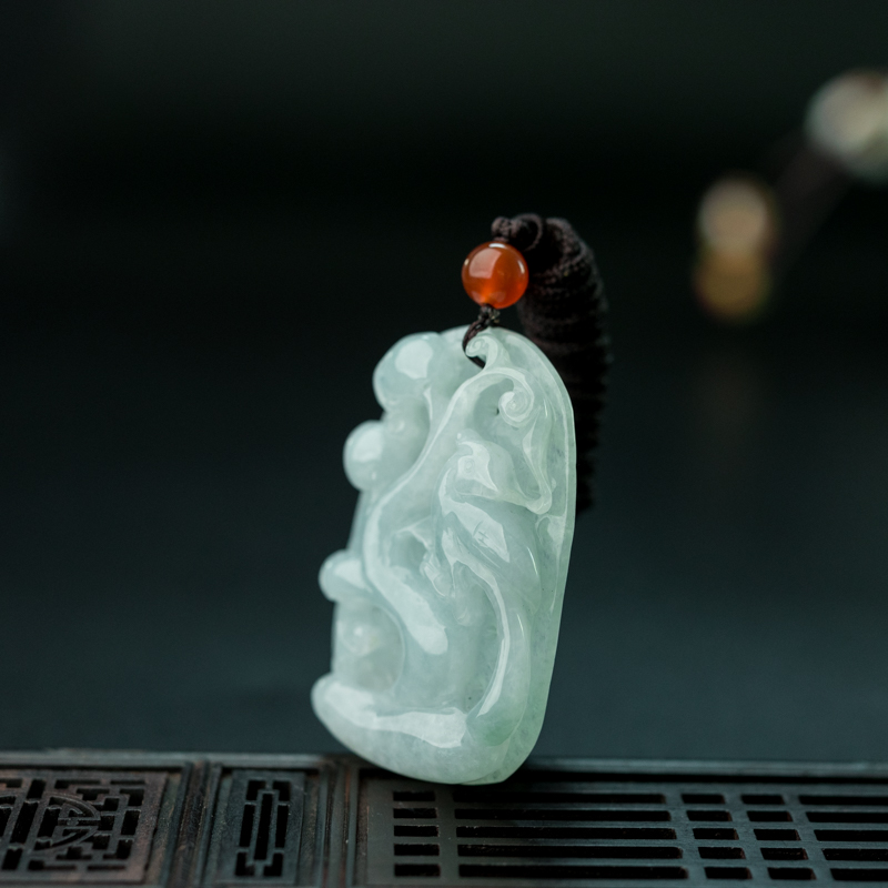 天然糯种浅绿翡翠喜上眉梢吊坠-红掌柜