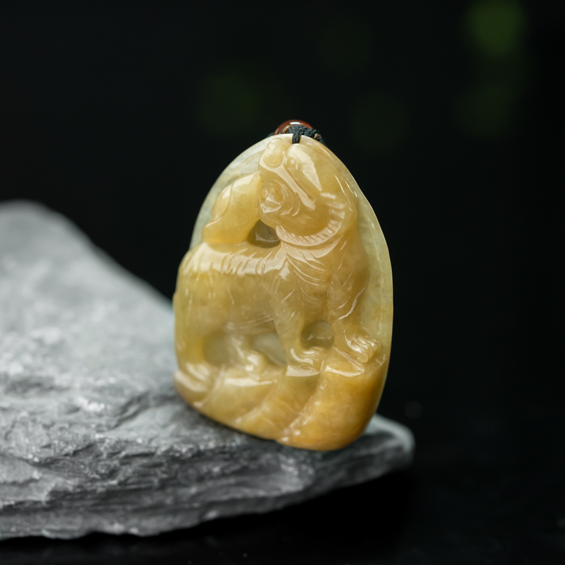 天然糯种黄翡寅虎吊坠-红掌柜