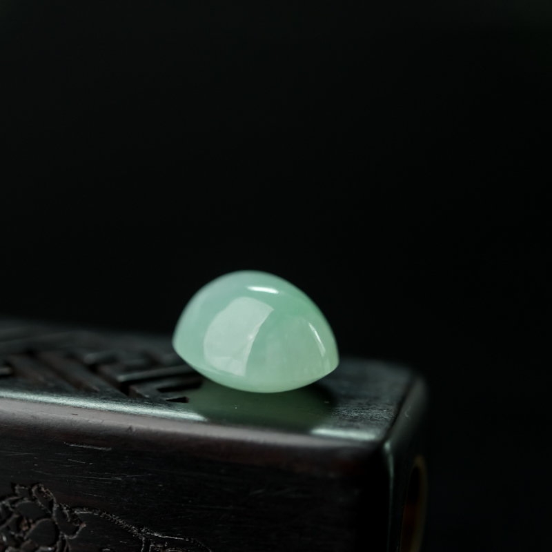 糯种浅绿翡翠戒面-红掌柜