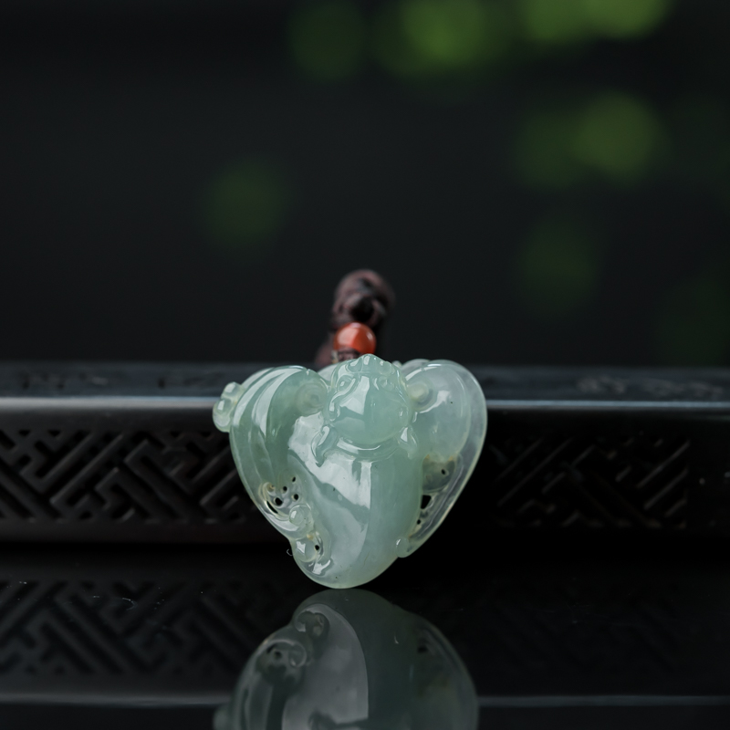 糯冰种晴水翡翠福在眼前吊坠-红掌柜