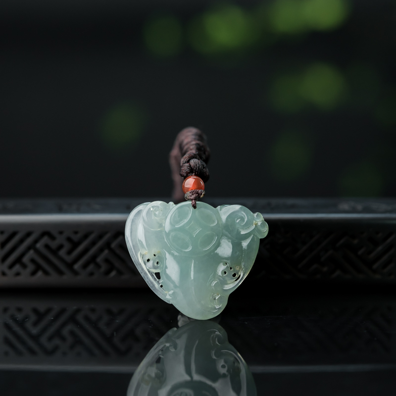 翡翠福在眼前吊坠-红掌柜