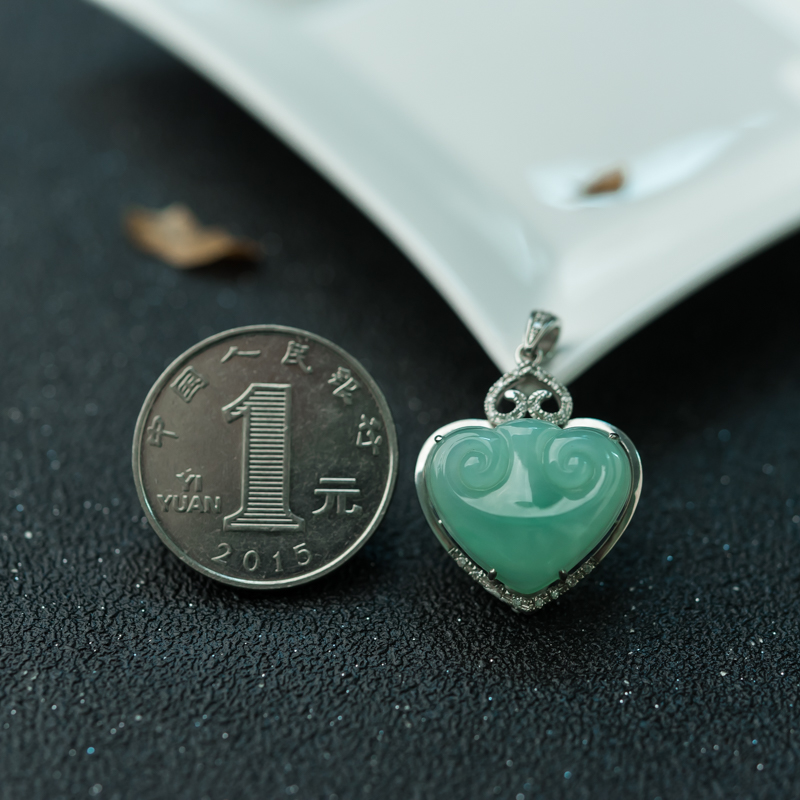 糯种淡晴水翡翠吊坠-红掌柜