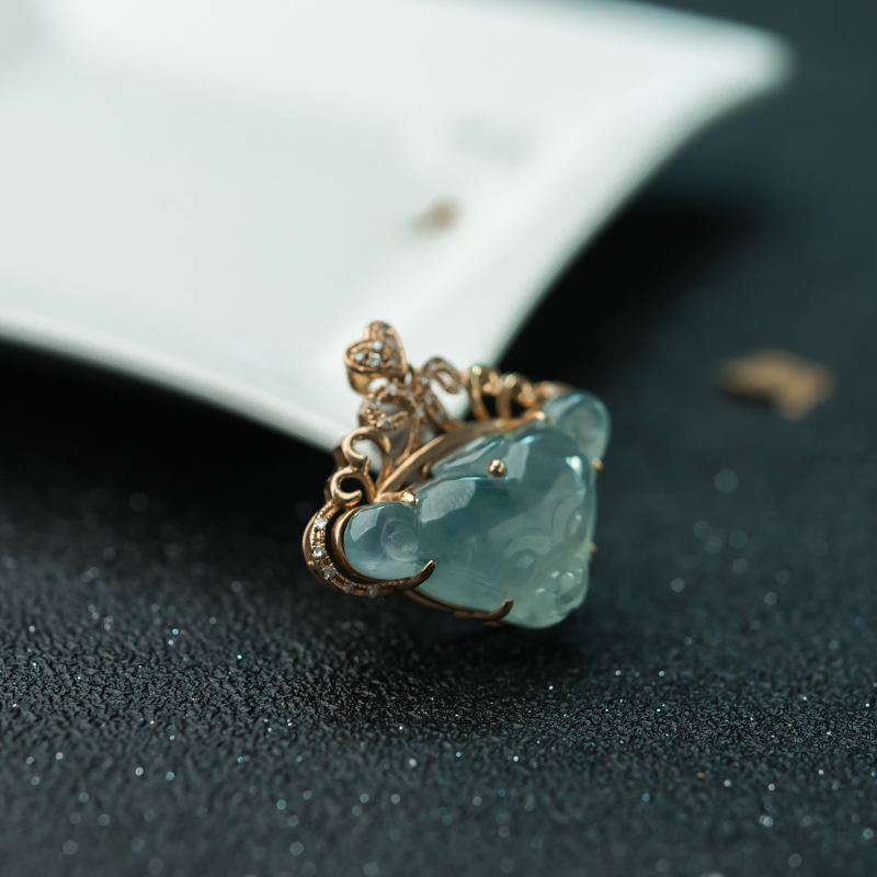 缅甸冰种淡晴水翡翠福在眼前吊坠-红掌柜