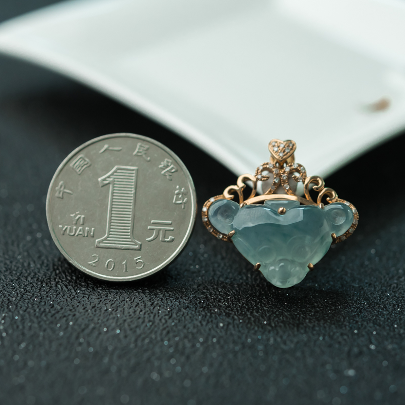冰种淡晴水翡翠吊坠-红掌柜