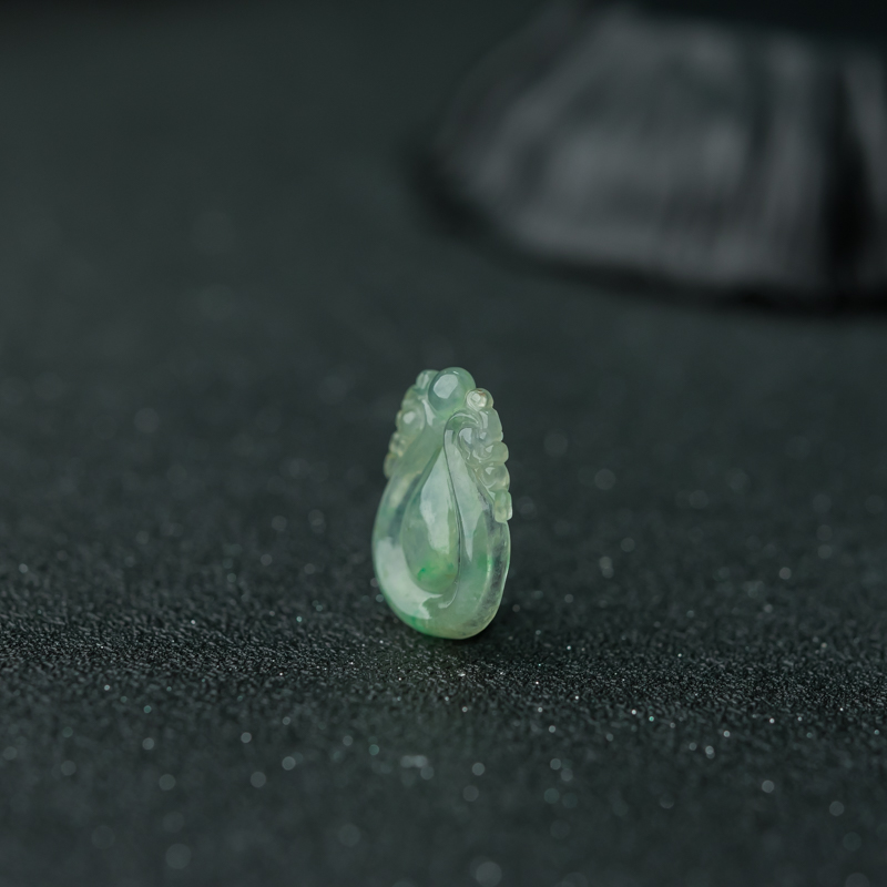 天然冰种飘翠翡翠吉祥如意吊坠-红掌柜