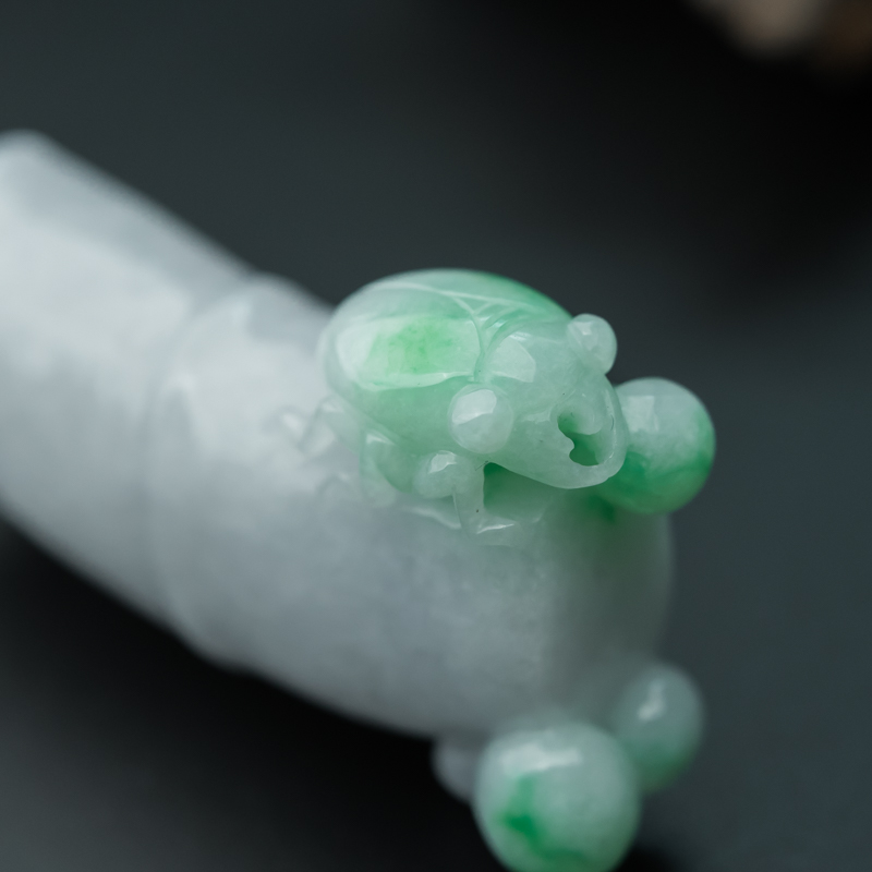 缅甸天然糯种飘翠翡翠吊坠-红掌柜