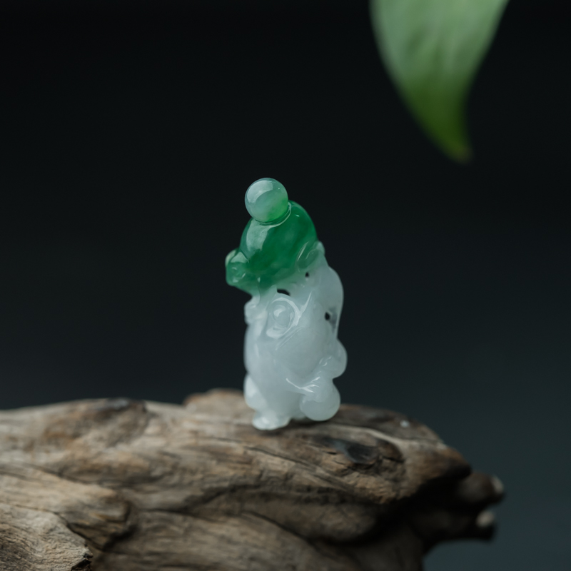 天然糯种飘翠翡翠舐犊之情吊坠-红掌柜
