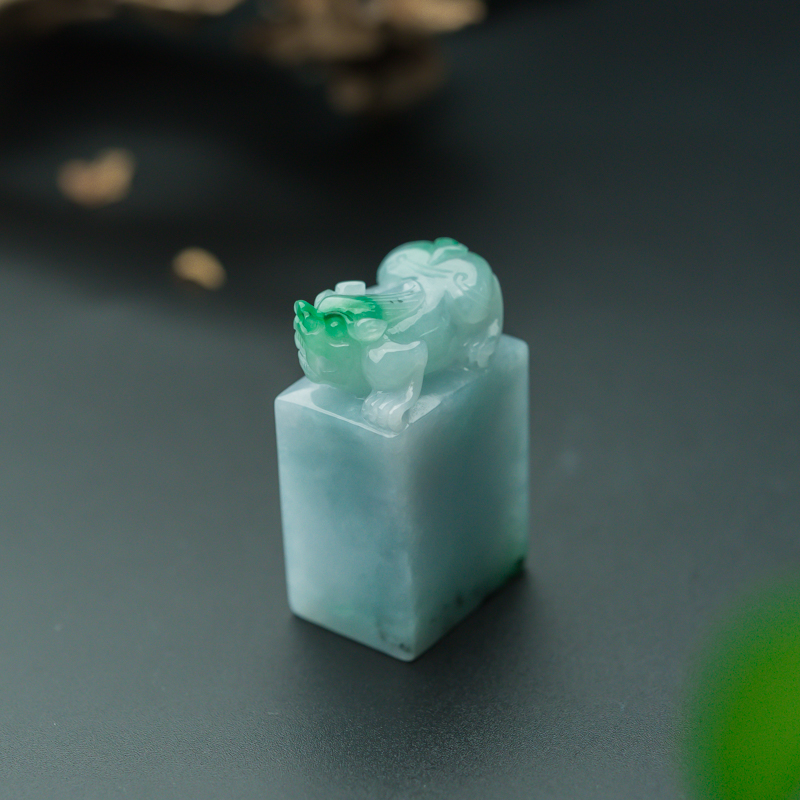 天然糯种飘翠翡翠貔貅印章-红掌柜