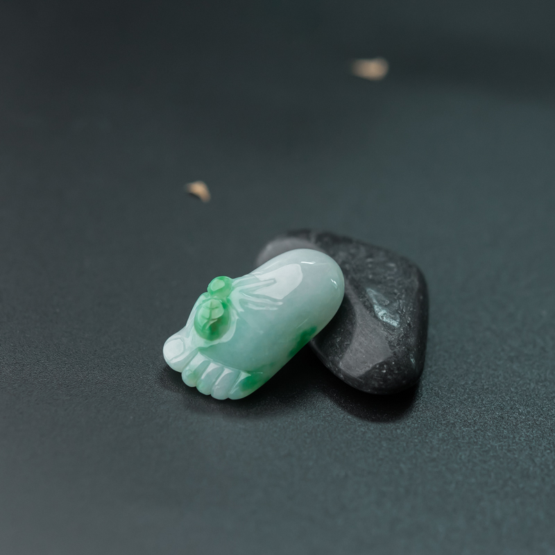 天然糯种飘翠翡翠知足常乐吊坠-红掌柜