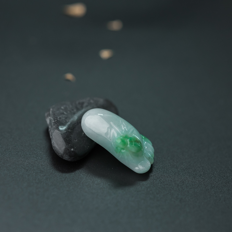 缅甸糯种飘翠翡翠知足常乐吊坠-红掌柜