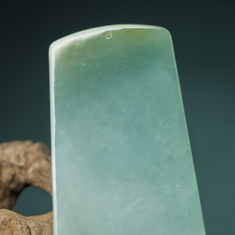 缅甸天然糯种俏色翡翠吊坠-红掌柜