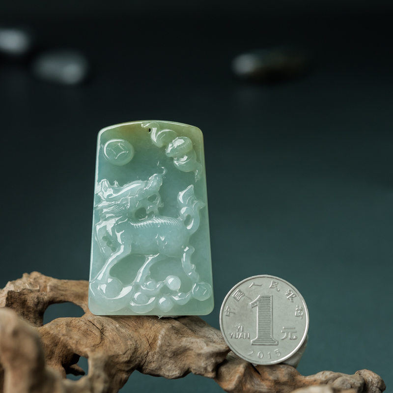 糯种翡翠麒麟吊坠-红掌柜