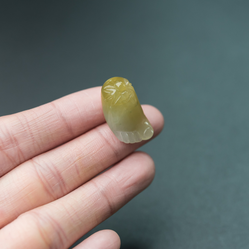 缅甸天然糯冰种俏色翡翠吊坠-红掌柜