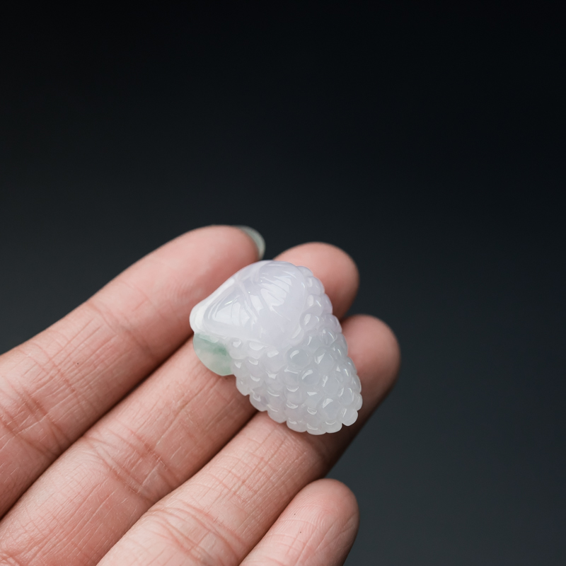 缅甸天然糯种春带彩翡翠吊坠-红掌柜