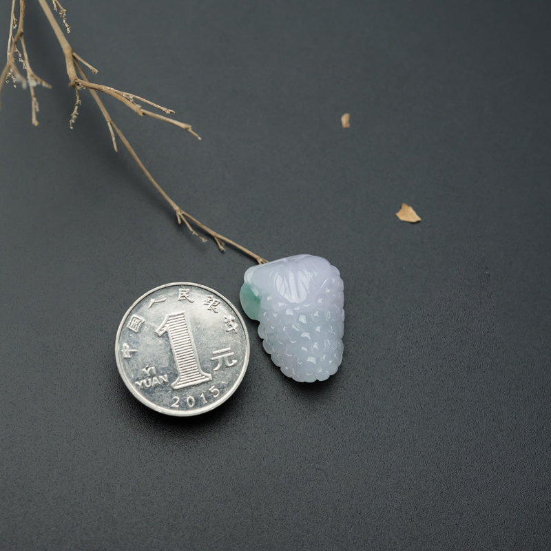 糯种春带彩翡翠吊坠-红掌柜