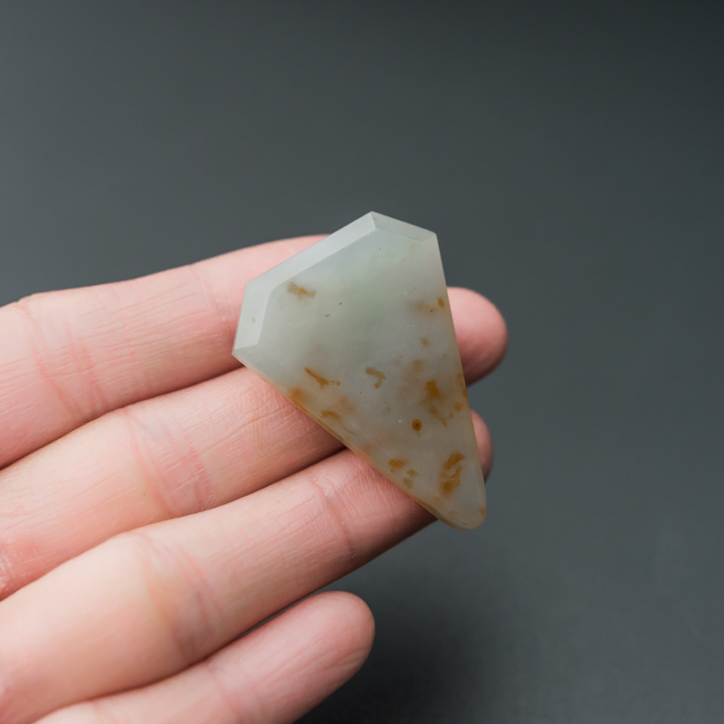 缅甸天然糯种俏色翡翠吊坠-红掌柜