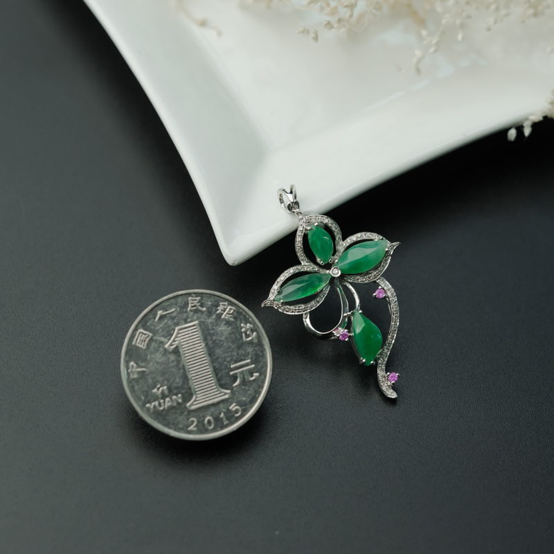 糯冰种翡翠吊坠-红掌柜