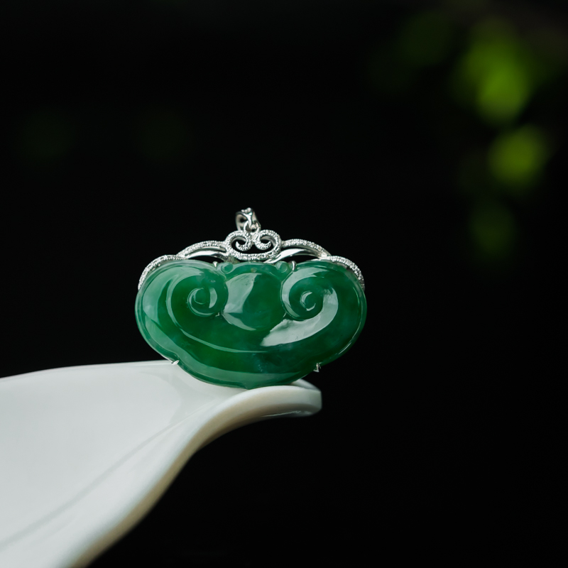 缅甸天然糯种翠绿翡翠如意吊坠-红掌柜