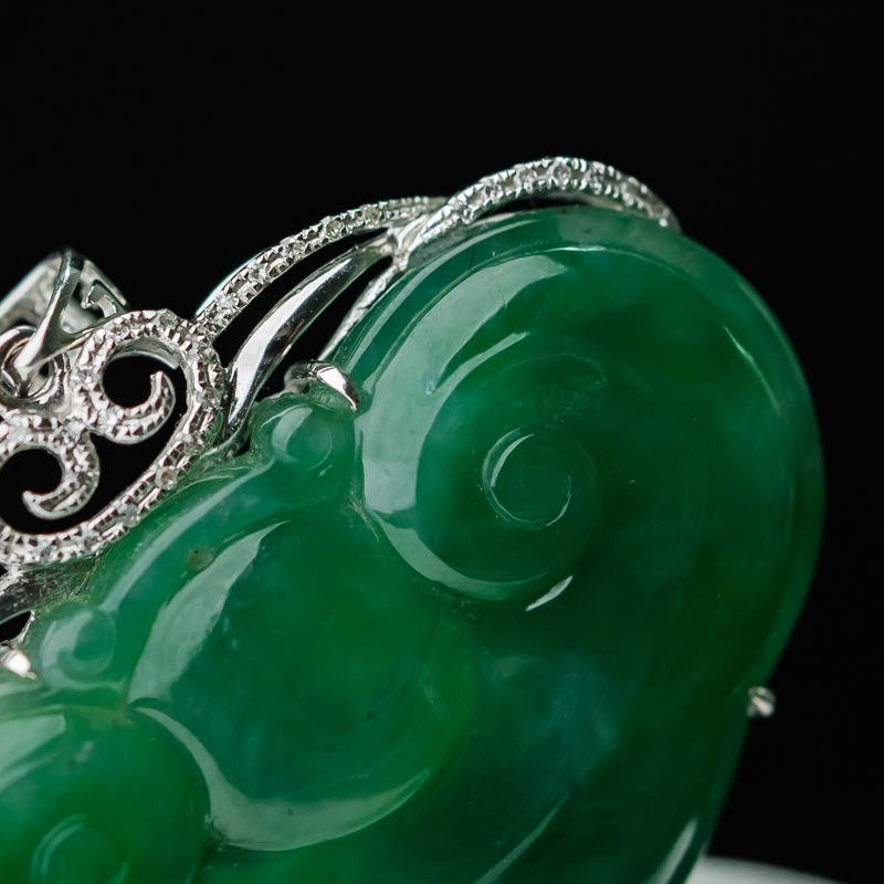 缅甸天然糯种翡翠如意吊坠-红掌柜