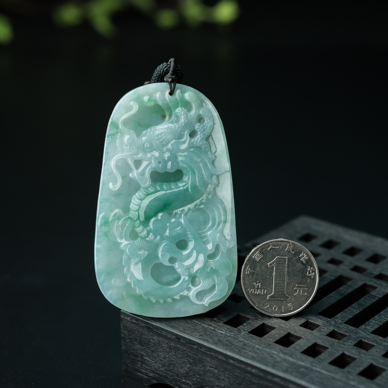 糯种飘翠翡翠吊坠-红掌柜