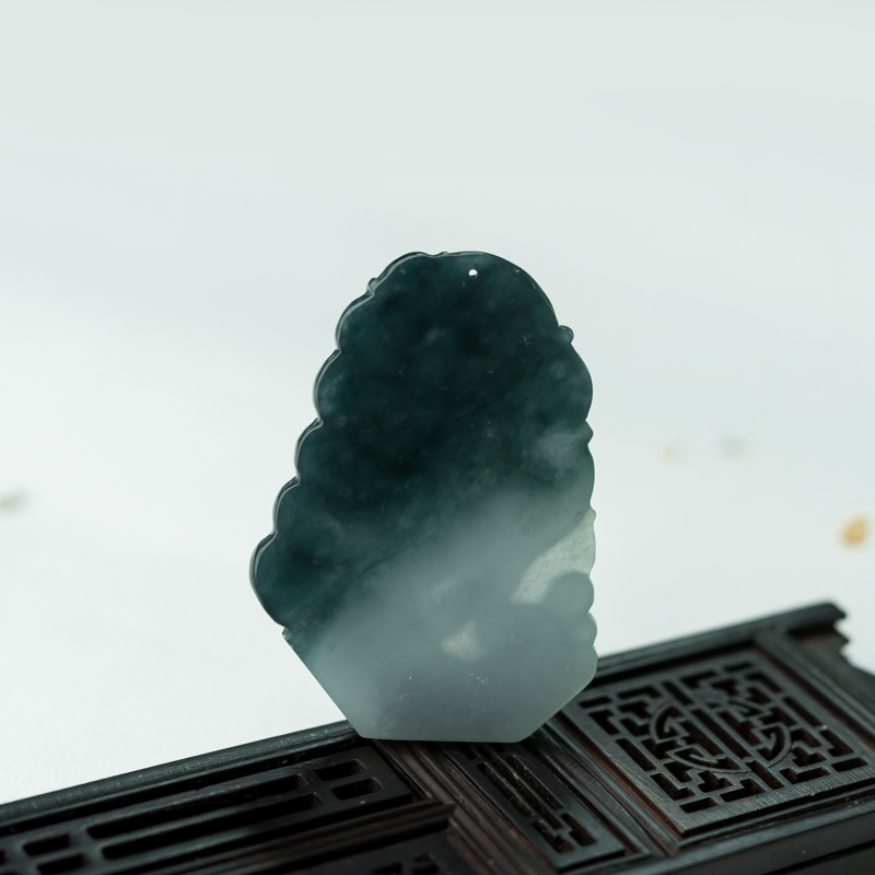 翡翠阿诗玛吊坠-红掌柜