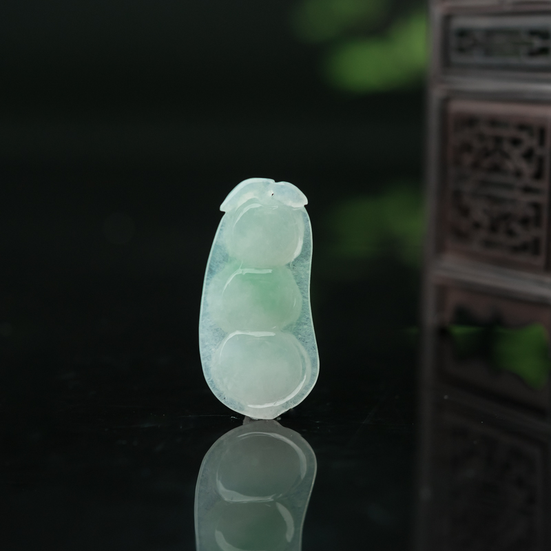 天然糯冰种飘翠翡翠福豆吊坠-红掌柜