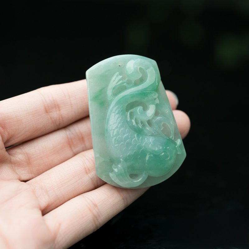 缅甸浅绿翡翠年年有余吊坠-红掌柜