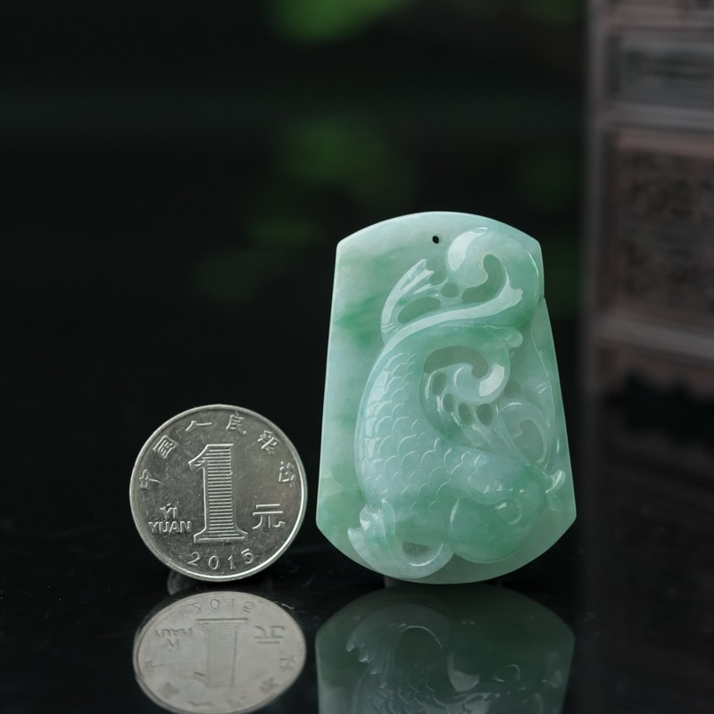 天然糯种翡翠年年有余吊坠-红掌柜