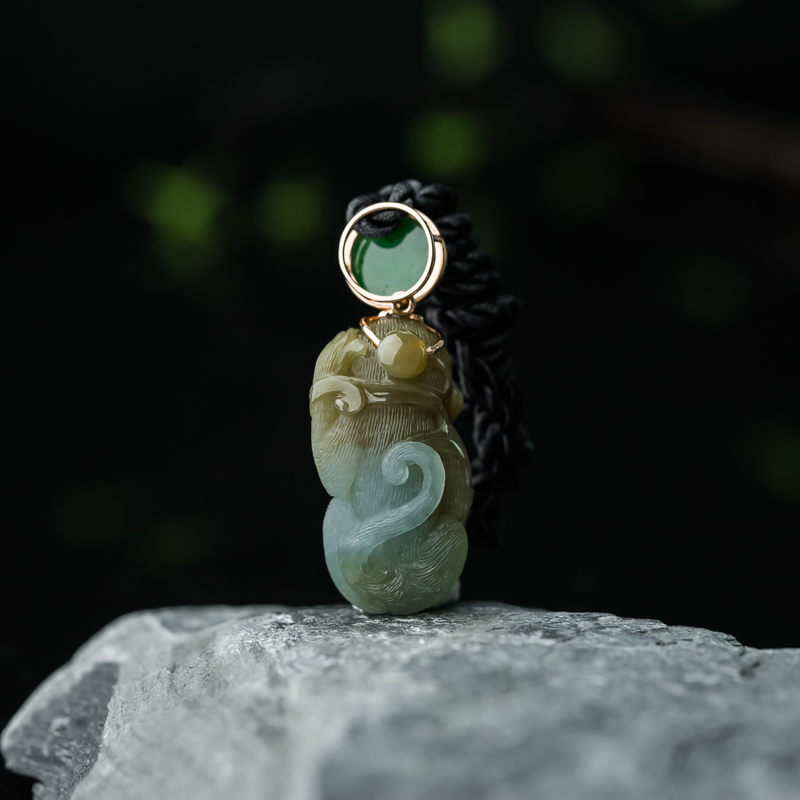 缅甸天然俏色翡翠金猴进宝吊坠-红掌柜