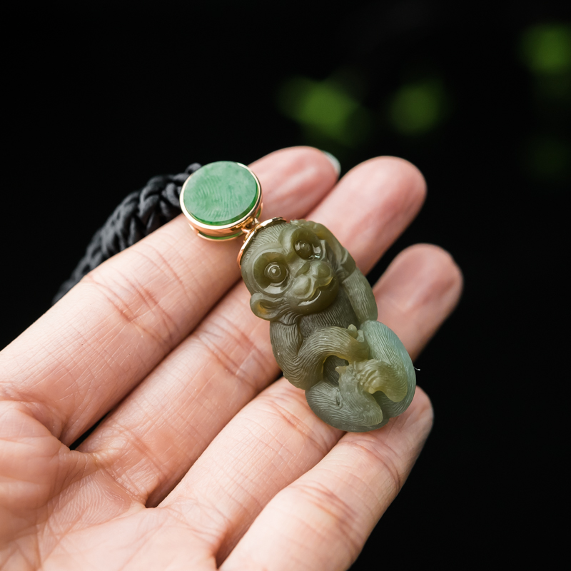 缅甸天然糯种俏色翡翠吊坠-红掌柜