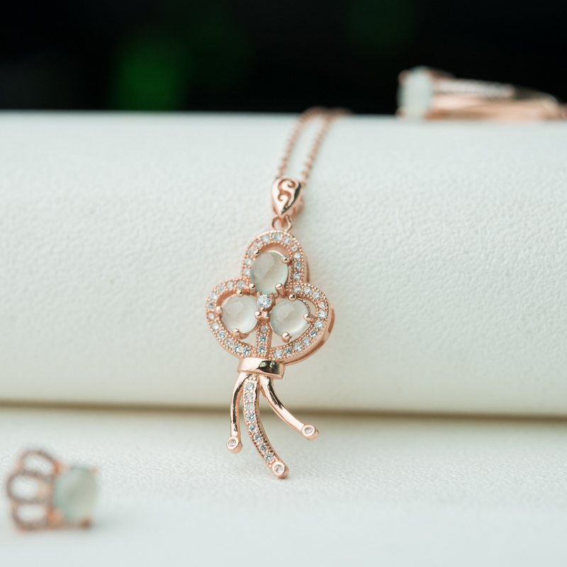 银镶天然糯冰种翡翠三件套-红掌柜