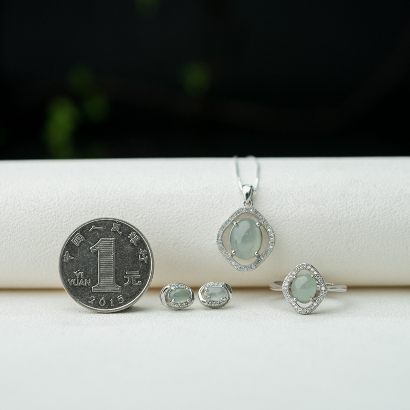 银镶翡翠三件套-红掌柜